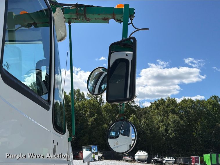 image for item YA4751 2017 International 8600SBA Truck tractor