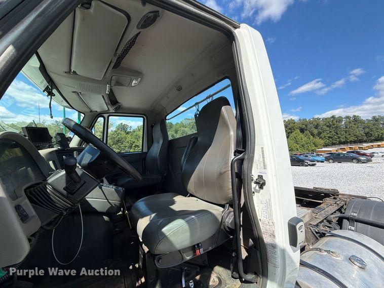 image for item YA4751 2017 International 8600SBA Truck tractor