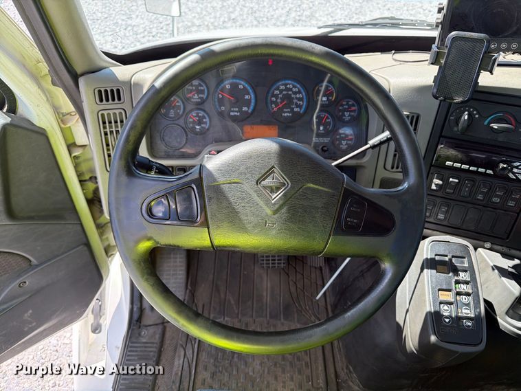 image for item YA4751 2017 International 8600SBA Truck tractor