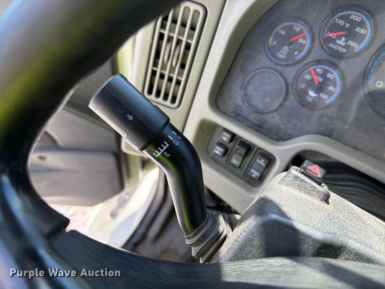 image for item YA4751 2017 International 8600SBA Truck tractor