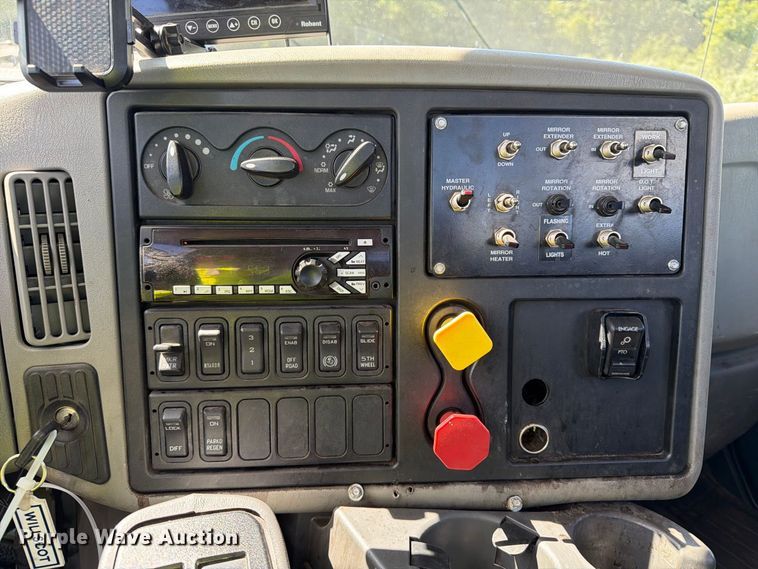 image for item YA4751 2017 International 8600SBA Truck tractor