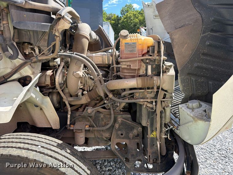image for item YA4751 2017 International 8600SBA Truck tractor