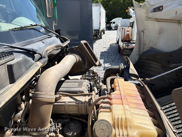 image for item YA4751 2017 International 8600SBA Truck tractor