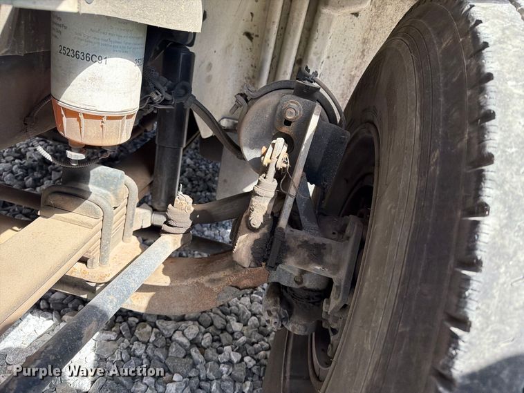 image for item YA4751 2017 International 8600SBA Truck tractor