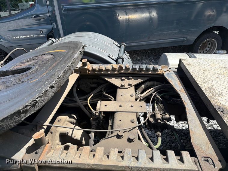 image for item YA4751 2017 International 8600SBA Truck tractor