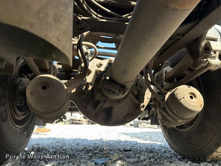 image for item YA4751 2017 International 8600SBA Truck tractor