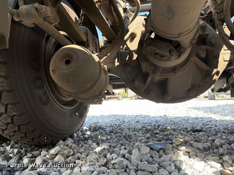 image for item YA4751 2017 International 8600SBA Truck tractor