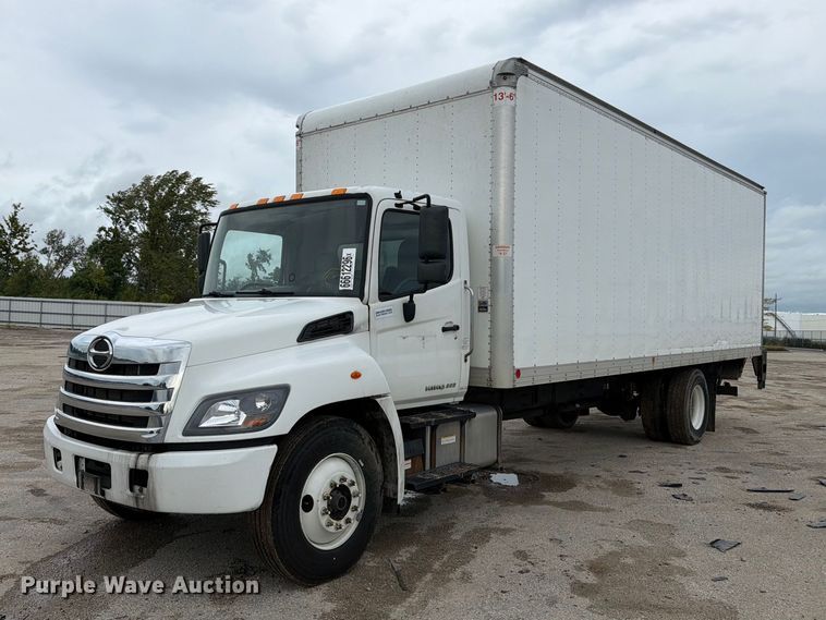 2020 Hino 268 box truck