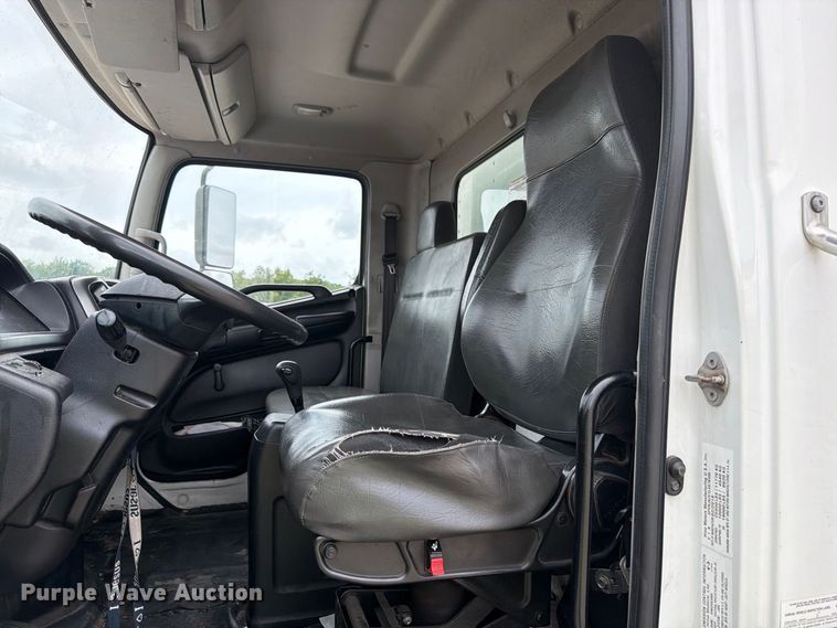 image for item YA4816 2020 Hino 268 box truck