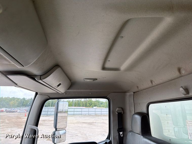 image for item YA4816 2020 Hino 268 box truck