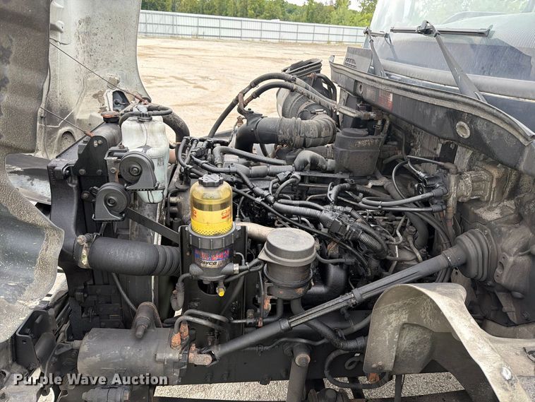 image for item YA4816 2020 Hino 268 box truck