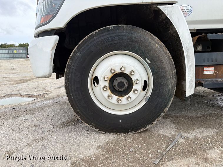 image for item YA4816 2020 Hino 268 box truck