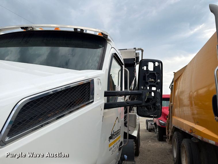 image for item YA4965 2021 Kenworth T880 rock slinger truck