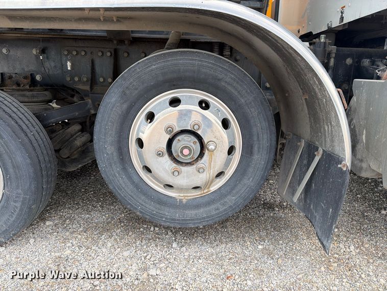image for item YA4965 2021 Kenworth T880 rock slinger truck