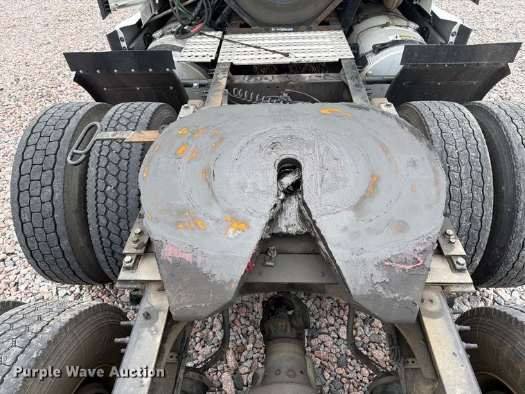 image for item YA5020 2023 Volvo VNL semi truck