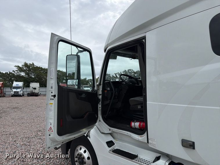 image for item YA5020 2023 Volvo VNL semi truck