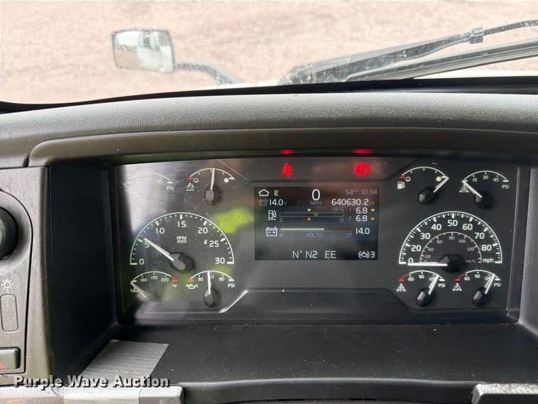 image for item YA5020 2023 Volvo VNL semi truck