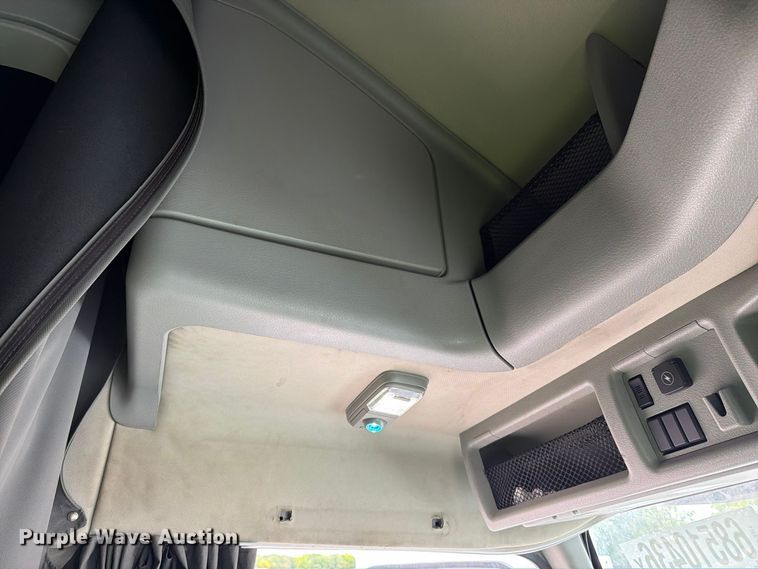 image for item YA5020 2023 Volvo VNL semi truck