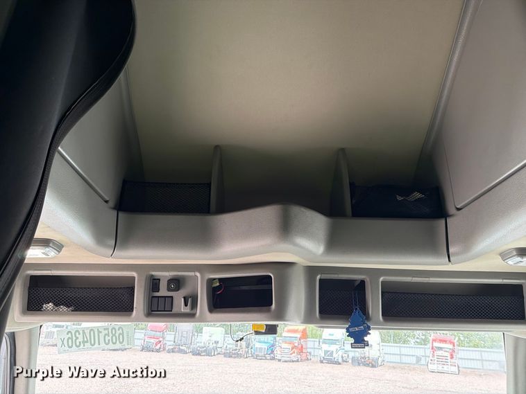 image for item YA5020 2023 Volvo VNL semi truck