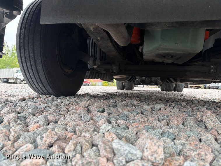 image for item YA5020 2023 Volvo VNL semi truck