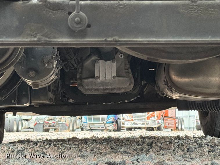 image for item YA5020 2023 Volvo VNL semi truck