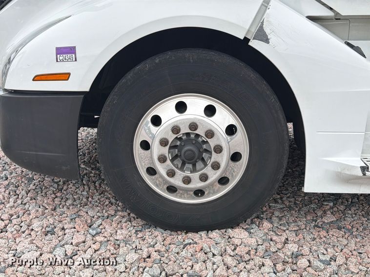 image for item YA5020 2023 Volvo VNL semi truck