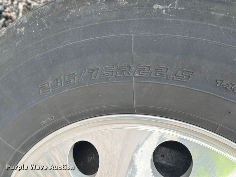 image for item YA5020 2023 Volvo VNL semi truck