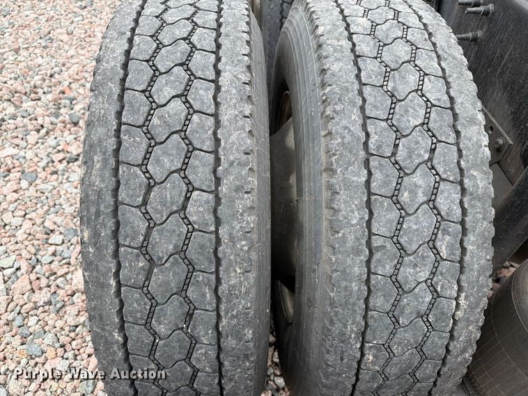 image for item YA5020 2023 Volvo VNL semi truck