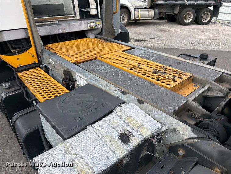 image for item YA5038 Kalmar  Ottawa T2 yard truck