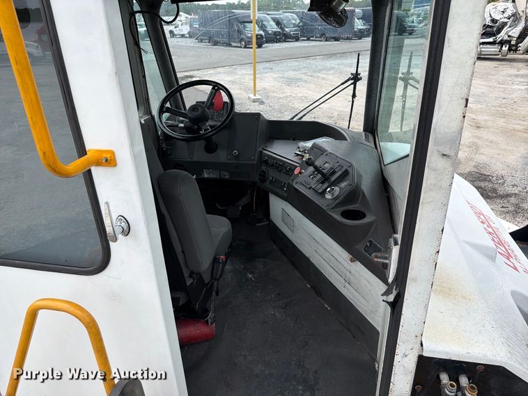 image for item YA5038 Kalmar  Ottawa T2 yard truck
