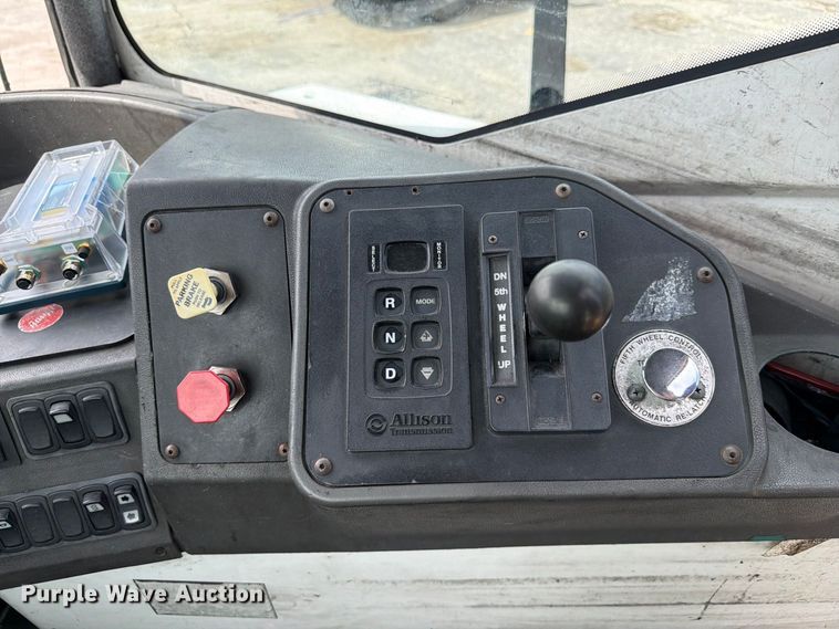 image for item YA5038 Kalmar  Ottawa T2 yard truck