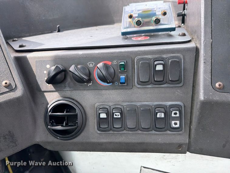 image for item YA5038 Kalmar  Ottawa T2 yard truck