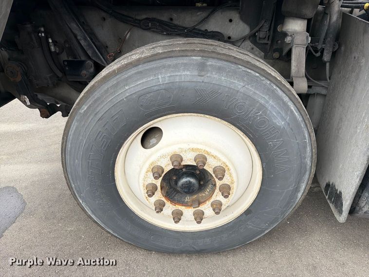 image for item YA5038 Kalmar  Ottawa T2 yard truck