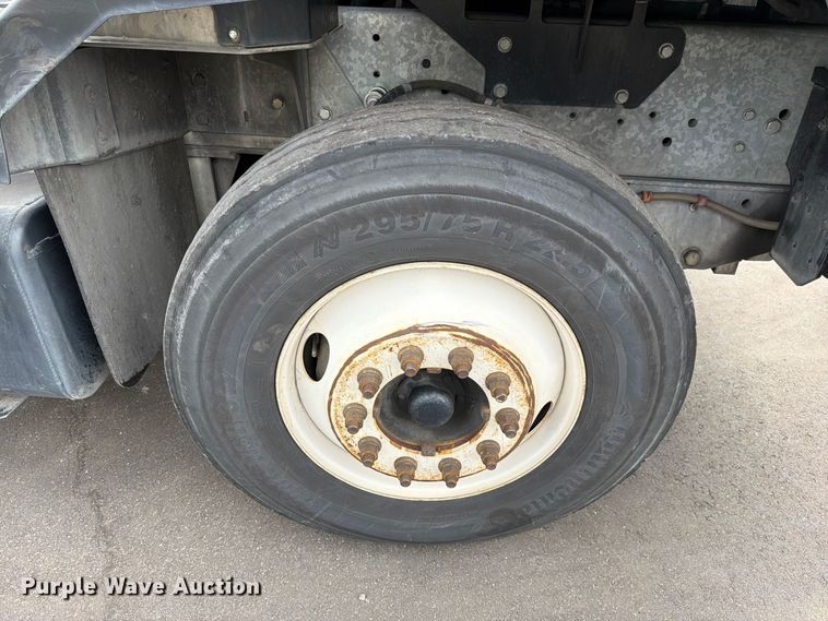 image for item YA5038 Kalmar  Ottawa T2 yard truck