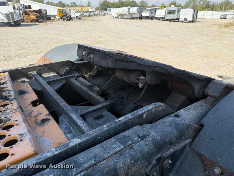 image for item YA5040 2008 Ottawa Spotter yard truck