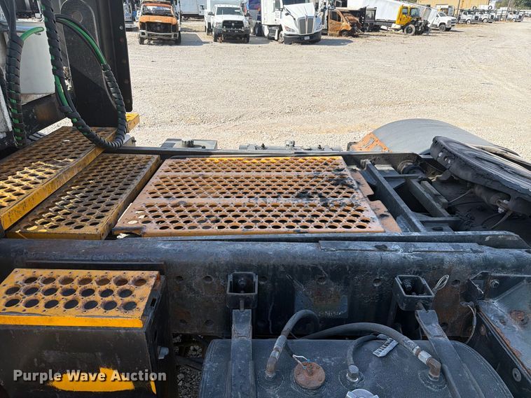image for item YA5040 2008 Ottawa Spotter yard truck