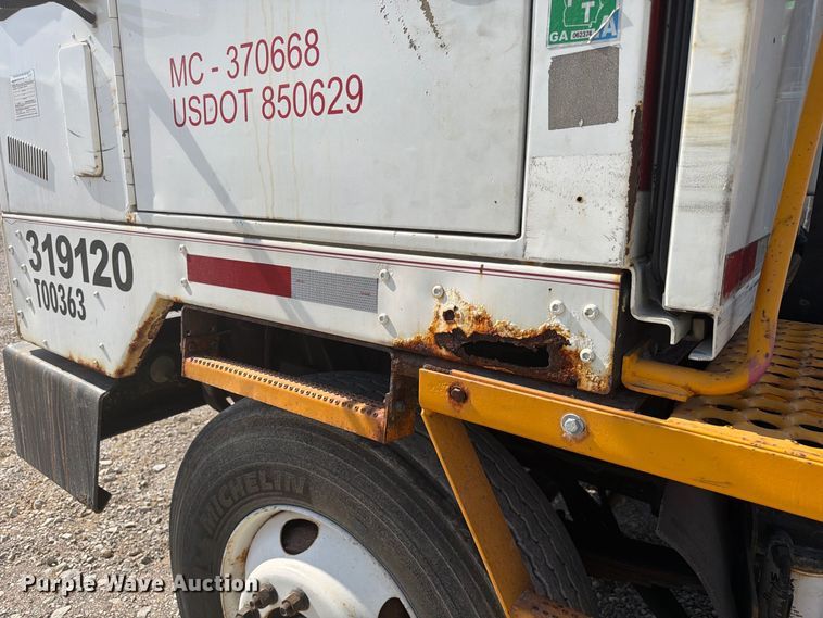 image for item YA5040 2008 Ottawa Spotter yard truck