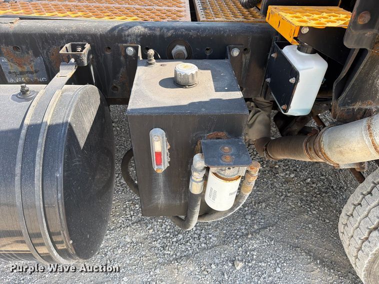 image for item YA5040 2008 Ottawa Spotter yard truck