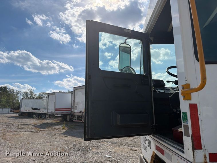 image for item YA5040 2008 Ottawa Spotter yard truck