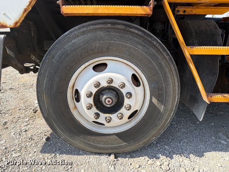 image for item YA5040 2008 Ottawa Spotter yard truck
