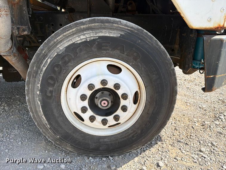 image for item YA5040 2008 Ottawa Spotter yard truck