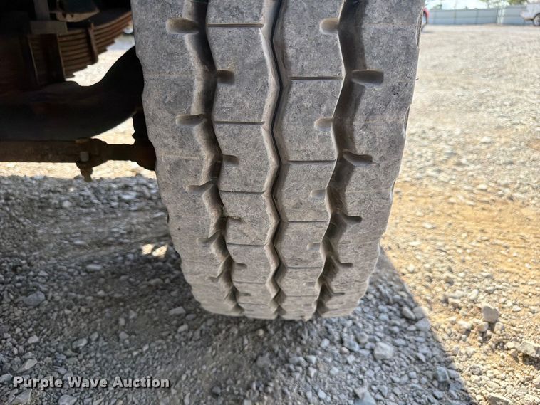 image for item YA5040 2008 Ottawa Spotter yard truck