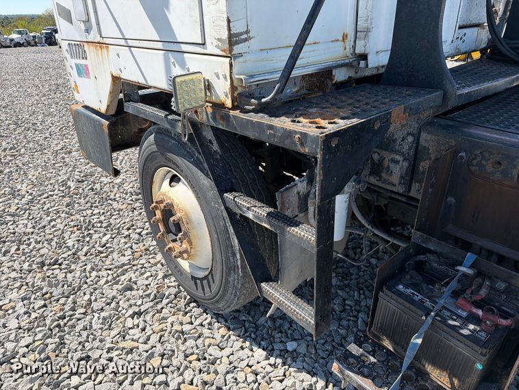 image for item YA5042 2007 Kalmar Ottawa yard truck