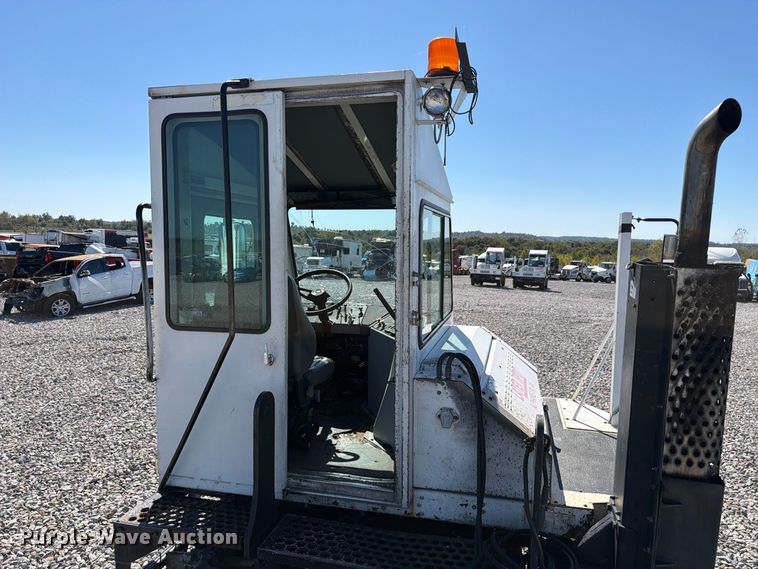 image for item YA5042 2007 Kalmar Ottawa yard truck