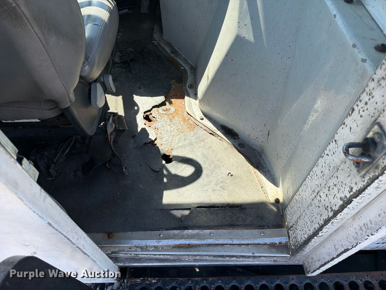 image for item YA5042 2007 Kalmar Ottawa yard truck