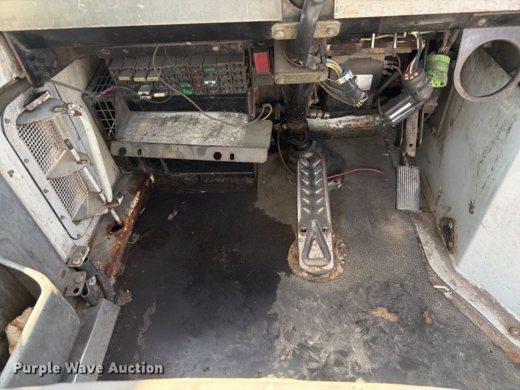 image for item YA5042 2007 Kalmar Ottawa yard truck