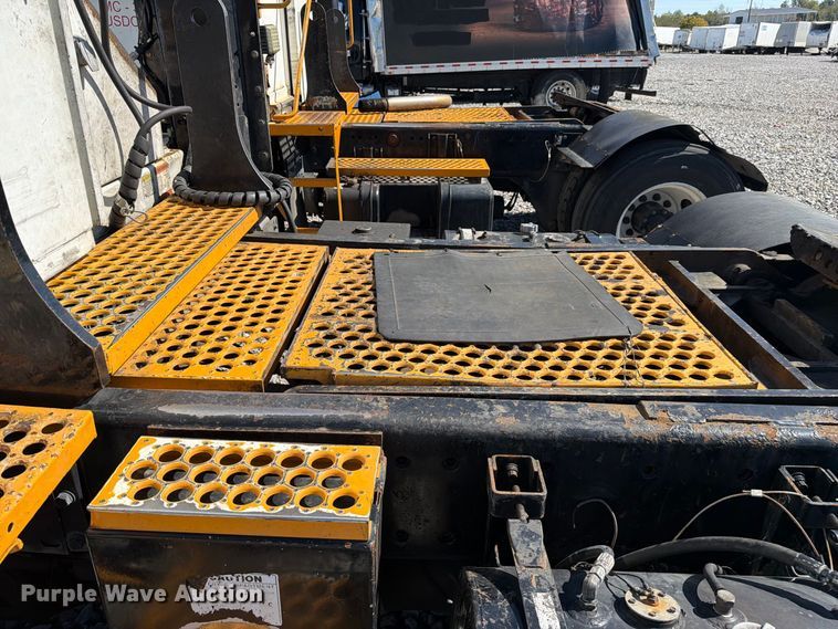 image for item YA5045 2010 Kalmar Ottawa yard truck