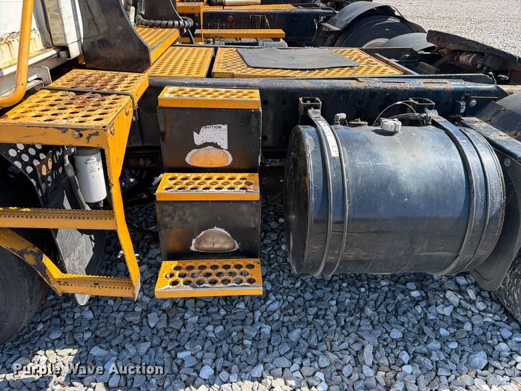 image for item YA5045 2010 Kalmar Ottawa yard truck