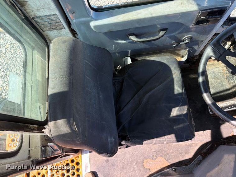 image for item YA5045 2010 Kalmar Ottawa yard truck