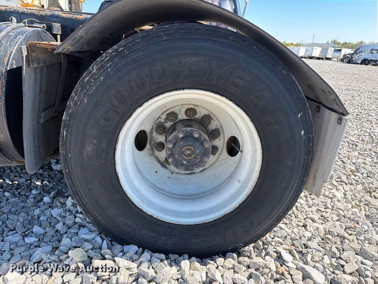image for item YA5045 2010 Kalmar Ottawa yard truck